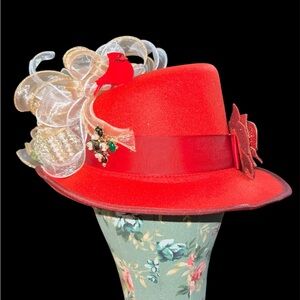 Home Decor/Tree Topper/Holiday hat
Christmas Red Slanted Top Hat